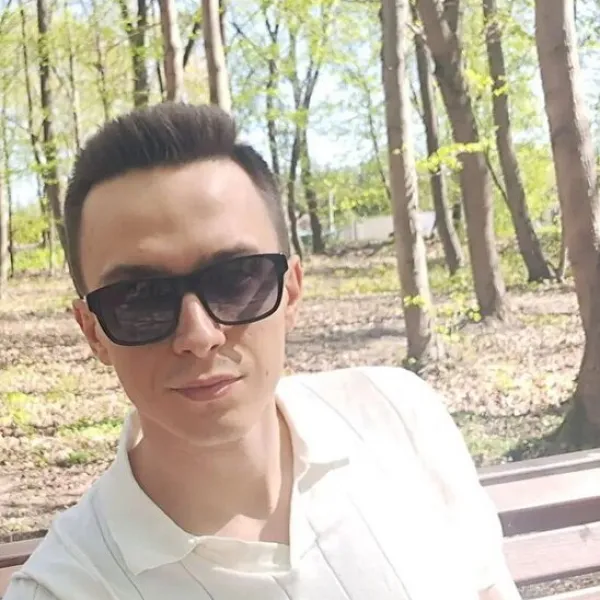 Артём